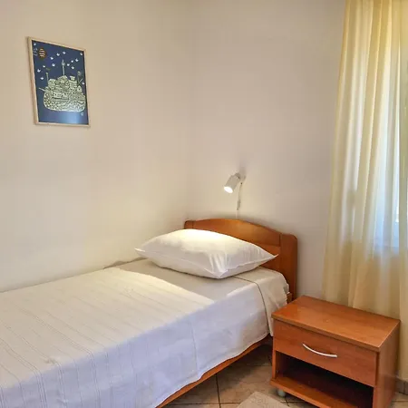 Olga-2 By Interhome Apartman Banjol